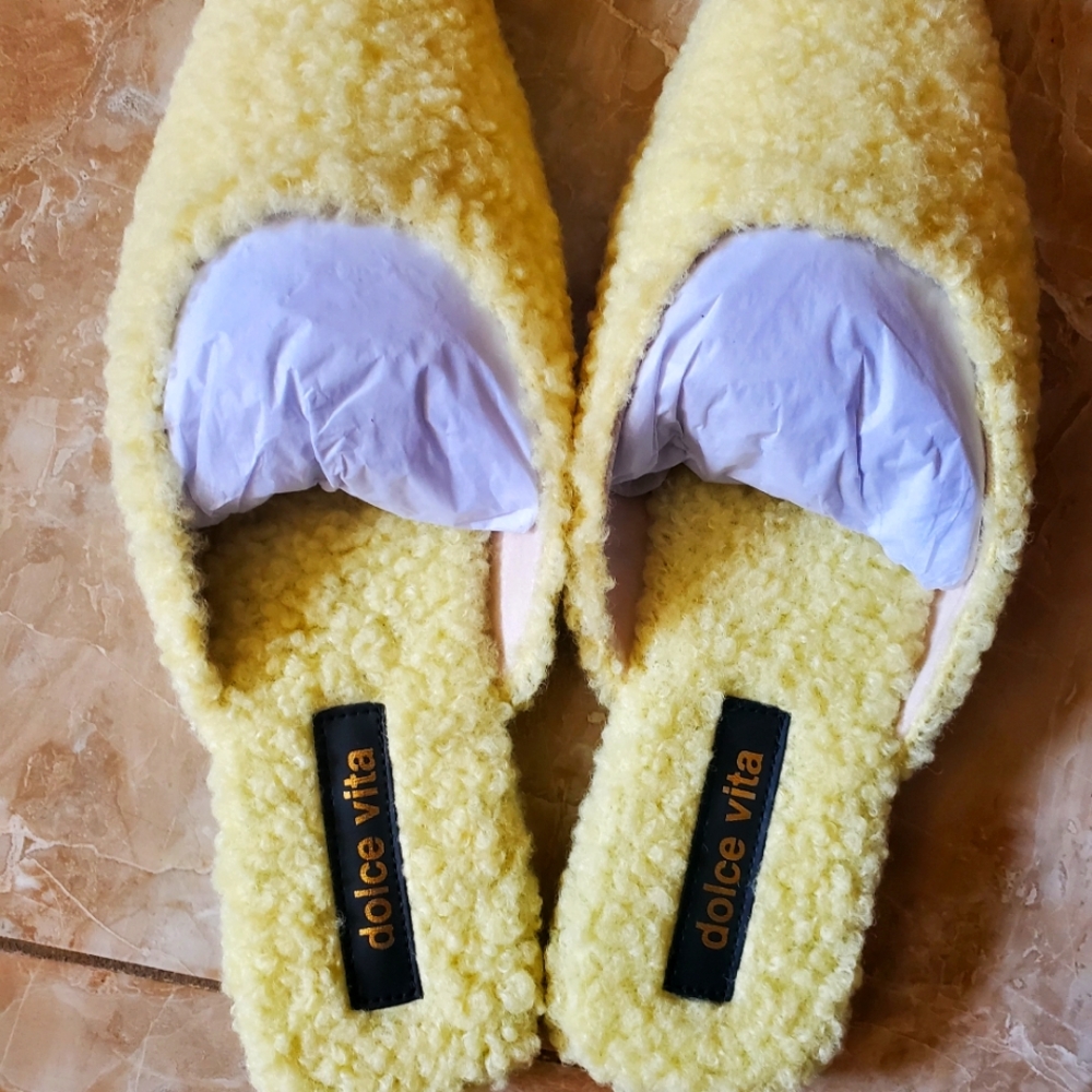 Ladies slippers